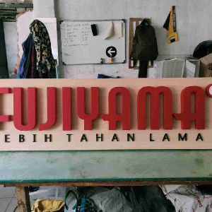 percetakan bandung, percetakan di bandung, cetak buku bandung, cetak brosur bandung, percetakan online bandung, percetakan murah bandung, cetak kalender bandung. Huruf Timbul Kayu Bandung: Solusi Efektif untuk Promosi Bisnis