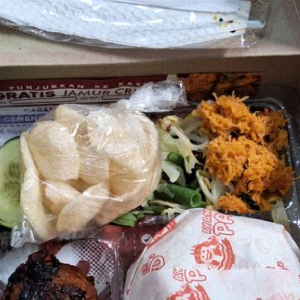 percetakan bandung, percetakan di bandung, cetak buku bandung, cetak brosur bandung, percetakan online bandung, percetakan murah bandung, cetak kalender bandung. Pentingnya Cetak Dus Nasi Box agar Menarik!