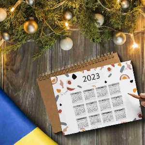 percetakan bandung, percetakan di bandung, cetak buku bandung, cetak brosur bandung, percetakan online bandung, percetakan murah bandung, cetak kalender bandung. Cetak Kalender Meja Bandung Solusi Promosi Efektif untuk Bisnis dan Personal