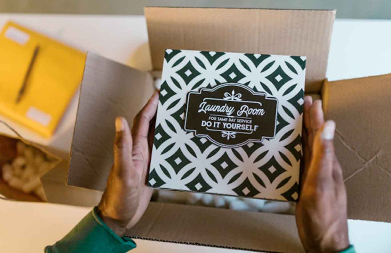 percetakan bandung Jenis Dus Packaging yang Bisa Dimanfaatkan untuk Bisnis Makanan Ada begitu banyak jenis dus packaging yang beredar di pasaran, namun tidak semuanya cocok untuk dijadikan sebagai bungkus makanan.