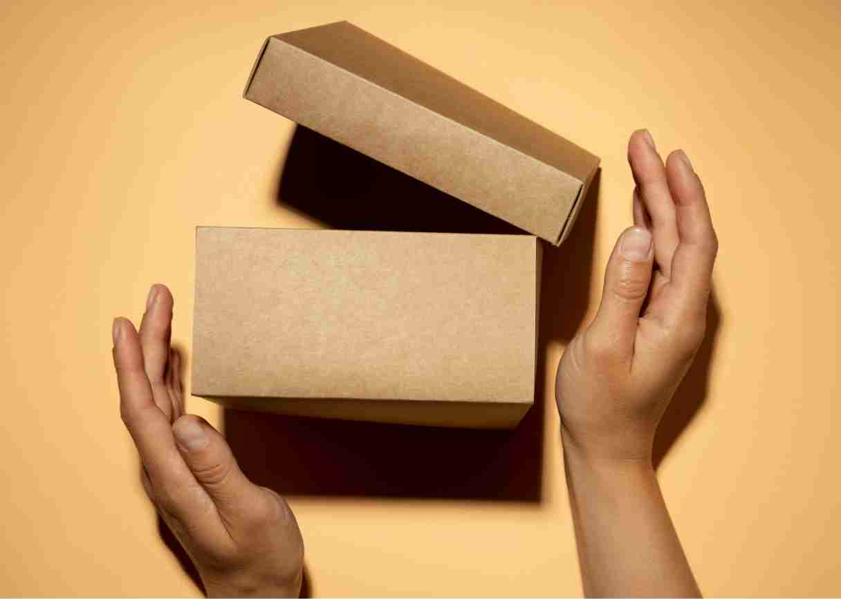 percetakan bandung Cetak Box Packaging Solusi Cerdas untuk Meningkatkan Brand dan Penjualan Dalam dunia bisnis yang semakin kompetitif, cetak box packaging bukan hanya soal membungkus produk, melainkan bagian penting dari strategi pemasaran. Packaging atau kemasan memiliki peran besar dalam membentuk persepsi