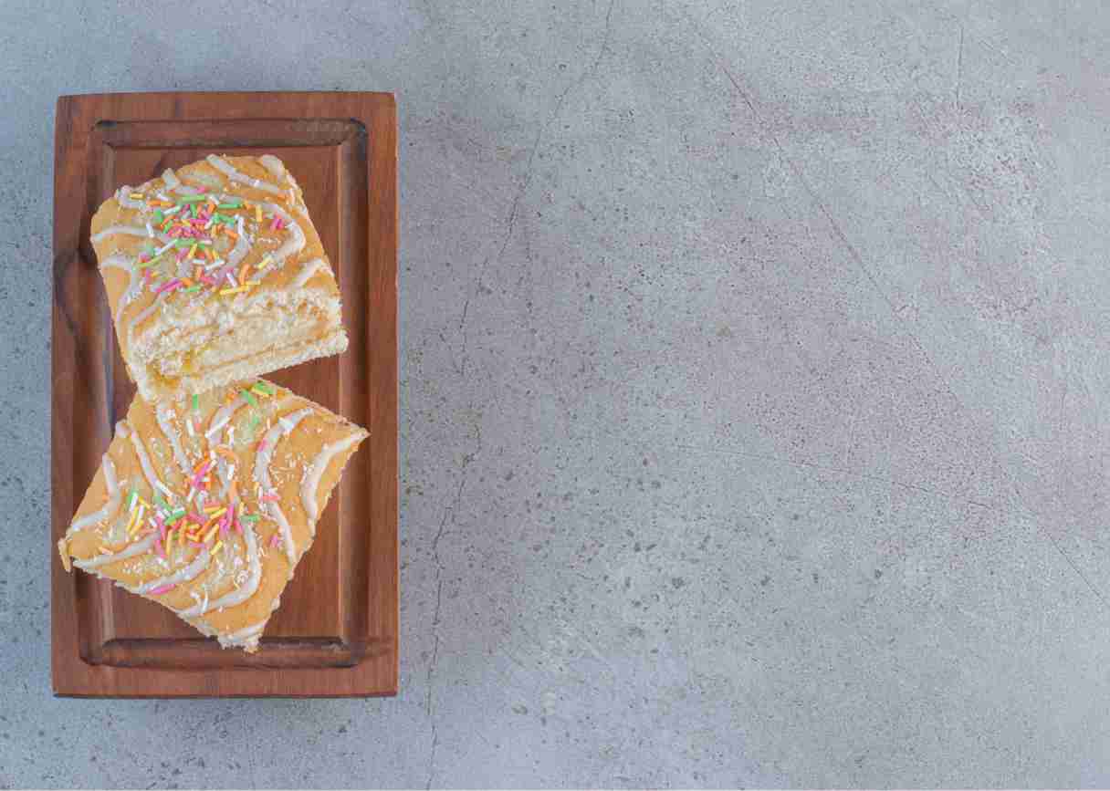 percetakan bandung Kemasan Roti Bakar Bandung Strategi Branding yang Tak Boleh Diabaikan Namun, seiring dengan meningkatnya persaingan di industri kuliner, kelezatan saja tidak cukup. Salah satu aspek penting yang mulai mendapat sorotan adalah kemasan roti bakar Bandung.