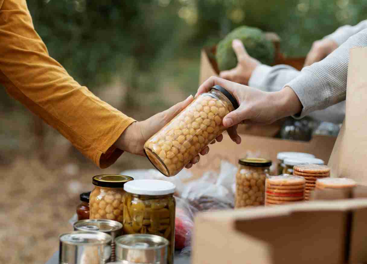 percetakan bandung Kemasan Pangan Bandung Inovasi, Kreativitas, dan Standar Keamanan . Artikel ini akan membahas bagaimana kemasan pangan Bandung berkembang, tren yang muncul, serta tantangan dan peluang yang dihadapi pelaku usaha dalam mengembangkan produk pangan berkemasan