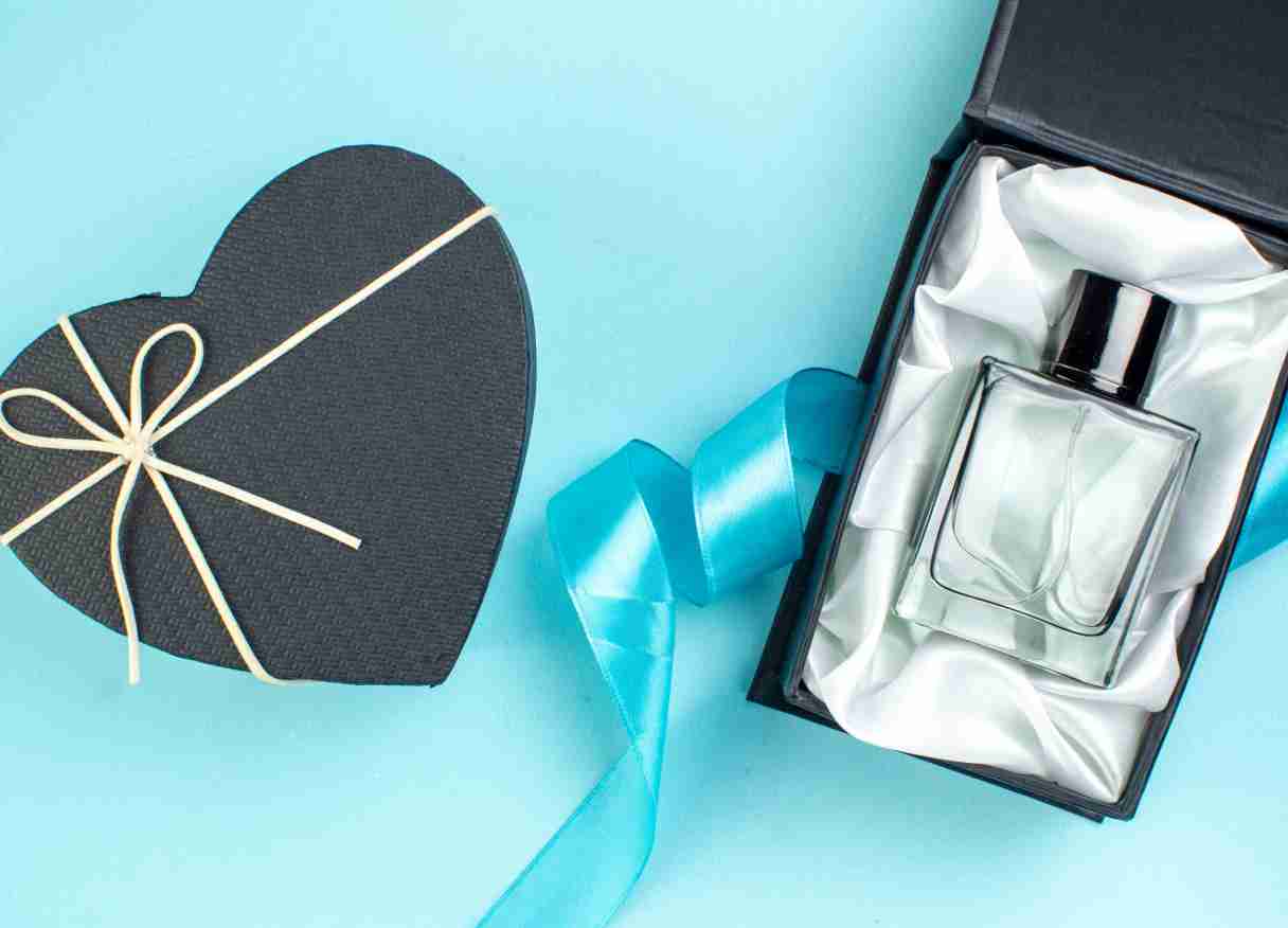 percetakan bandung Cetak Dus Parfum Jakarta Solusi Kemasan Elegan dan Profesional untuk Bisnis Anda Bagi Anda pelaku usaha parfum di Jakarta, layanan cetak dus parfum Jakarta menjadi solusi strategis untuk menghadirkan kemasan eksklusif, elegan, dan profesional yang mampu