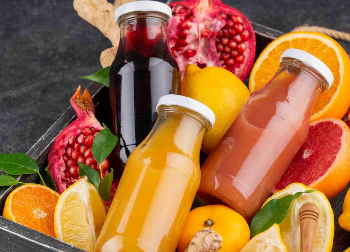 percetakan bandung Jus Buah Kemasan Bandung Solusi Segar dan Praktis untuk Gaya Hidup Sehat Bandung, kota yang dikenal sebagai pusat kreativitas dan kuliner di Indonesia, kini turut berinovasi dalam industri minuman sehat, salah satunya melalui produk jus buah kemasan Bandung