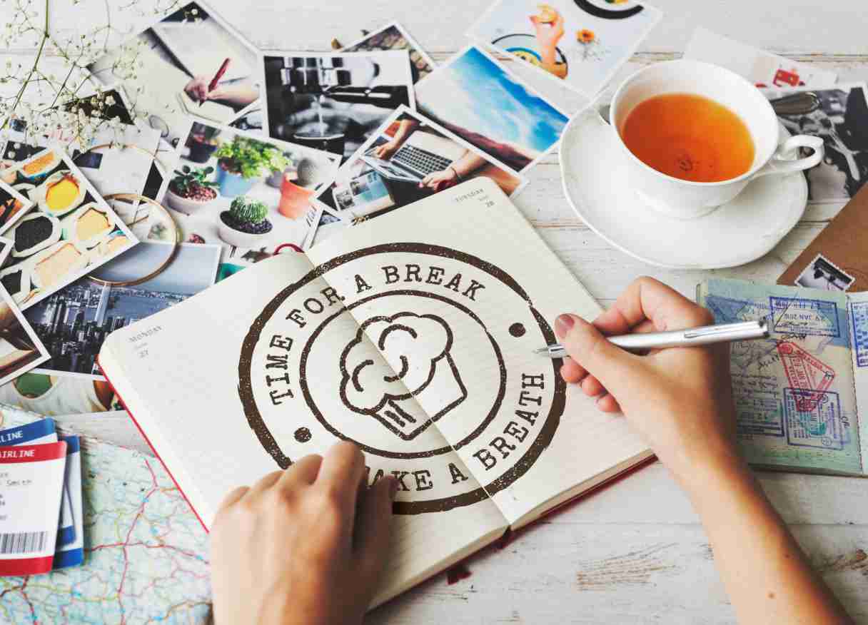 percetakan bandung Buat Stiker Bandung Solusi Kreatif untuk Promosi dan Ekspresi Diri Stiker telah menjadi bagian penting dalam dunia desain, promosi, dan personal branding. Di kota kreatif seperti Bandung, permintaan akan jasa buat stiker Bandung semakin meningkat. Baik untuk kebutuhan bisnis, acara komunitas, hingga kebutuhan pribadi