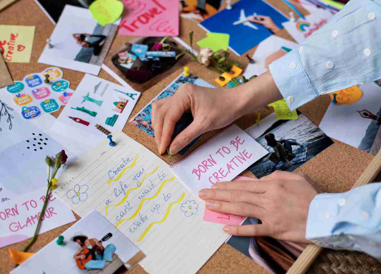 percetakan bandung Jasa Cetak Stiker Bandung Berkualitas untuk Berbagai Kebutuhan Bisnis Baik digunakan sebagai label produk, media branding, hingga kebutuhan promosi, stiker memiliki peran penting dalam meningkatkan nilai jual sebuah produk. Jika Anda sedang mencari jasa cetak stiker Bandung, memilih percetakan yang berpengalaman