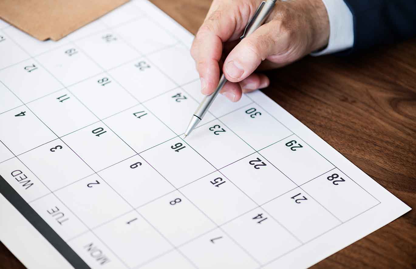 Fungsi kalender adalah sebagai media promosi, tetapi bukan hanya untuk media itu saja. Fungsi kegunaan kalender lainnya dapat Anda baca di artikel ini sebagai sebagai berikut.