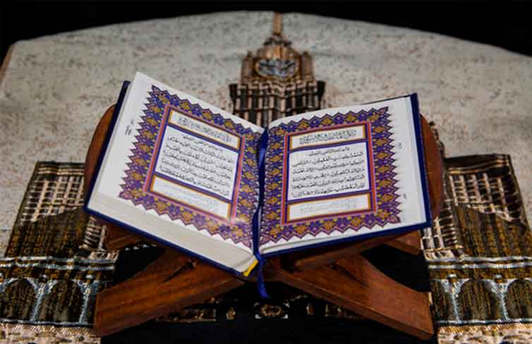 Meskipun sudah banyak tersedia Al Quran dalam bentuk digital, akan tetapi percetakan Al Quran Bandung hingga kini masih diminati oleh sebagian besar kalangan masyarakat.