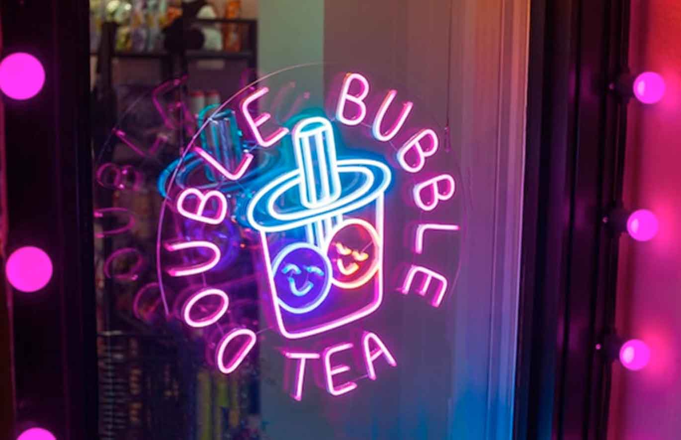 Tempat usaha lebih mudah dikenali oleh banyak orang bila menggunakan neon box di depannya, sehingga pentingnya mengetahui buat neon box Bandung. Agar bisa menarik banyak pelanggan.