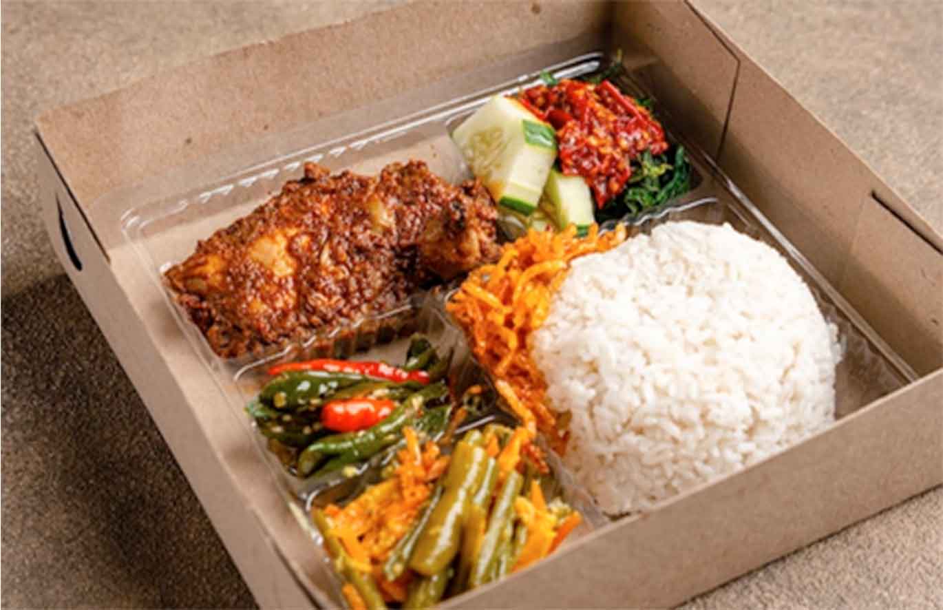 Apakah saat ini Anda memiliki usaha kuliner nasi box? Jika ya sebaiknya menggunakan jasa cetak box nasi kotak terbaik. Agar usaha Anda semakin berkembang. 
