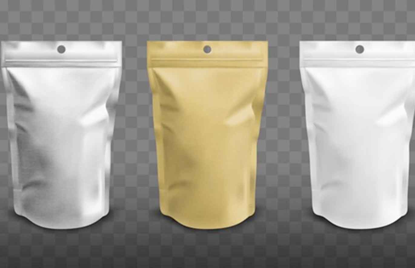 Memajang produk di toko lebih menarik bila menggunakan kemasan standing pouch dan lebih menarik lagi bila kemasannya diberi logo, informasi produk, dan juga merk.
