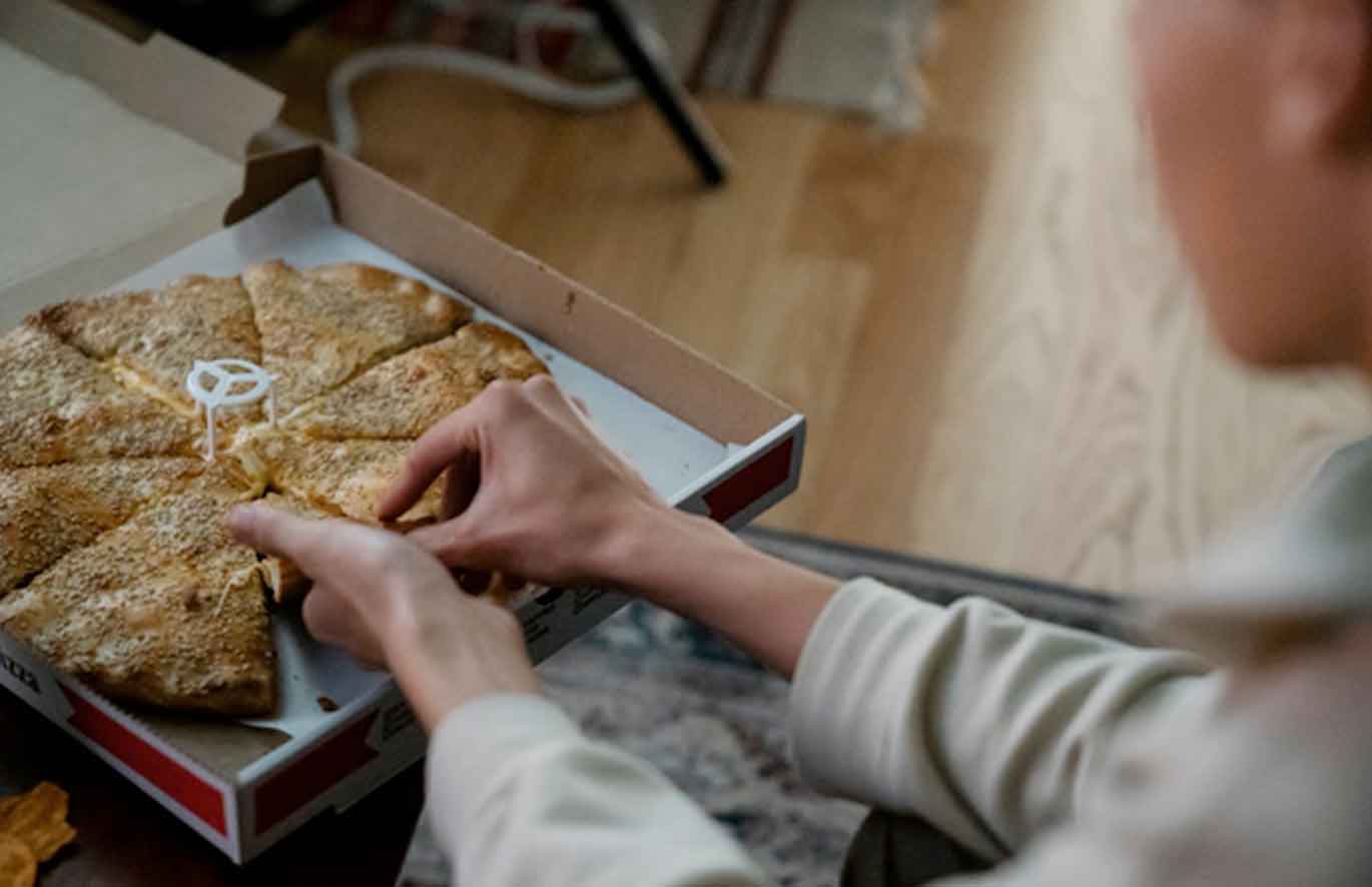 Jika Anda sedang membutuhkan packaging bagus, maka jasa cetak box makanan terpercaya dapat menjadi pilihan terbaiknya. Saat ini, keberadaan dari box atau kotak kemasan makanan memang sangat penting