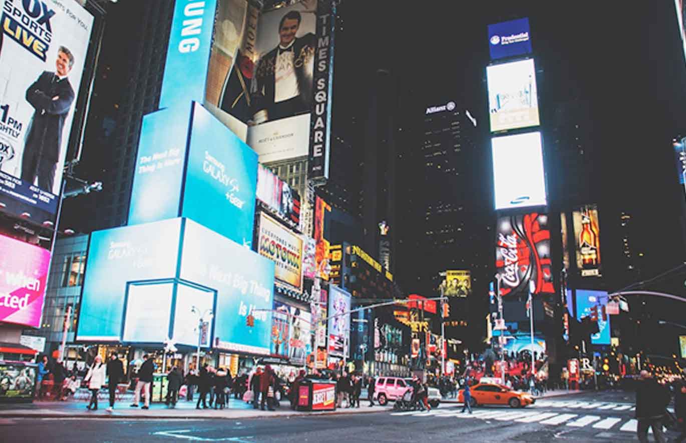 Harga billboard Bandung sangat beragam tergantung pada banyak faktor. Mulai dari lokasi, ukuran, bahan, dan lainnya.