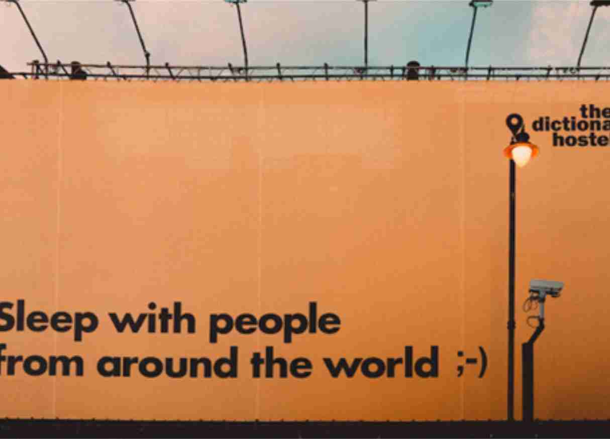 Sebagai salah satu kota besar, harga sewa billboard Bandung juga cukup bervariasi yang disesuaikan dengan keefektifannya dalam sebuah kampanye.