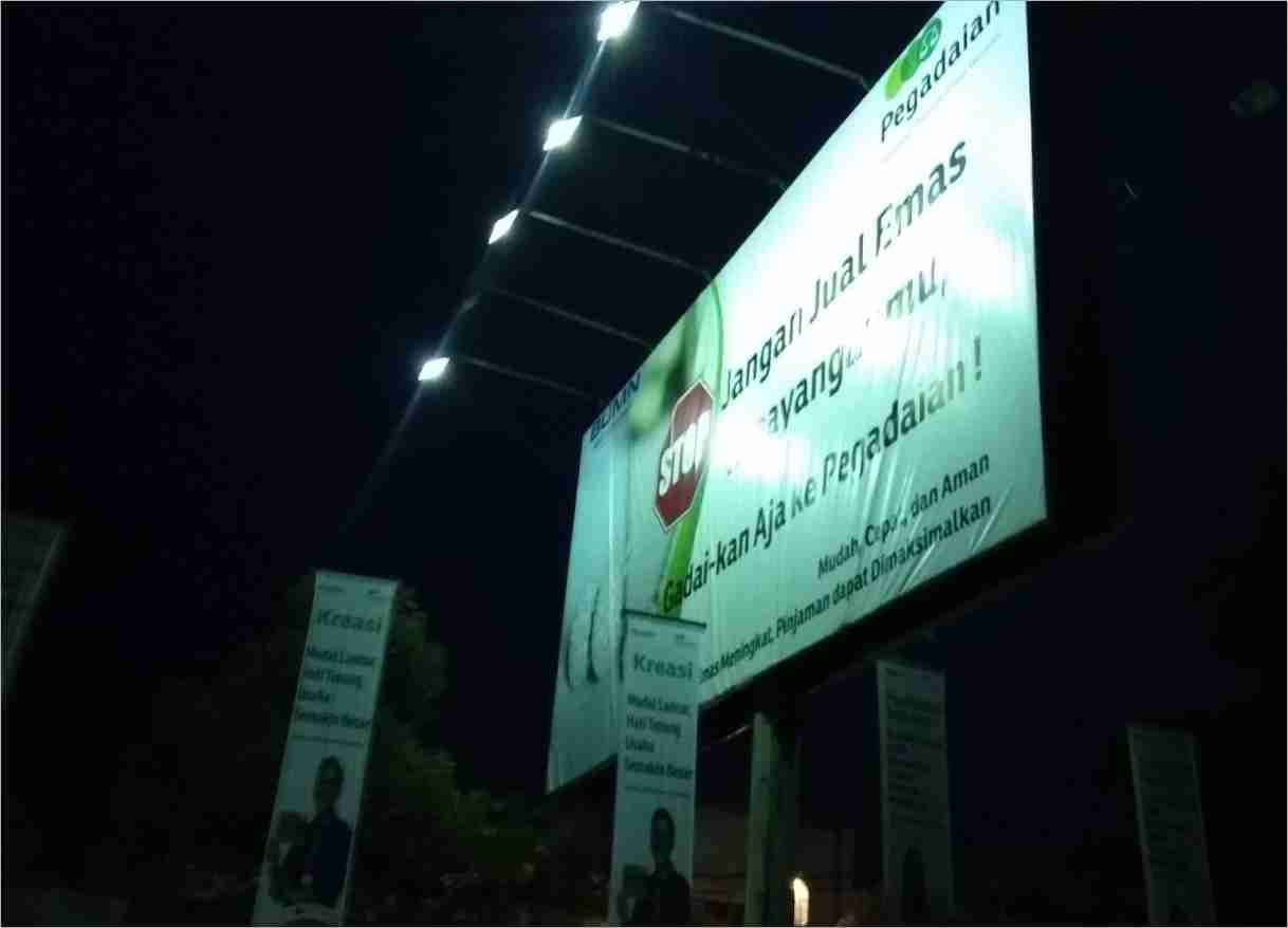 Apakah Anda sedang mencari jasa pasang billboard? Apakah Anda mengerti bagaimana proses produksi media iklan yang biasa dipasang di luar ruangan ini?
