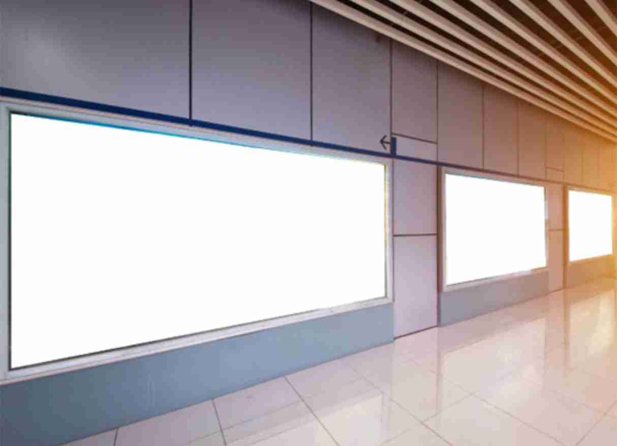 Penggunaan billboard digital kini semakin marak untuk promosi berbagai bisnis. Billboard dengan teknologi digital dianggap memiliki lebih banyak kelebihan dibanding billboard konvensional