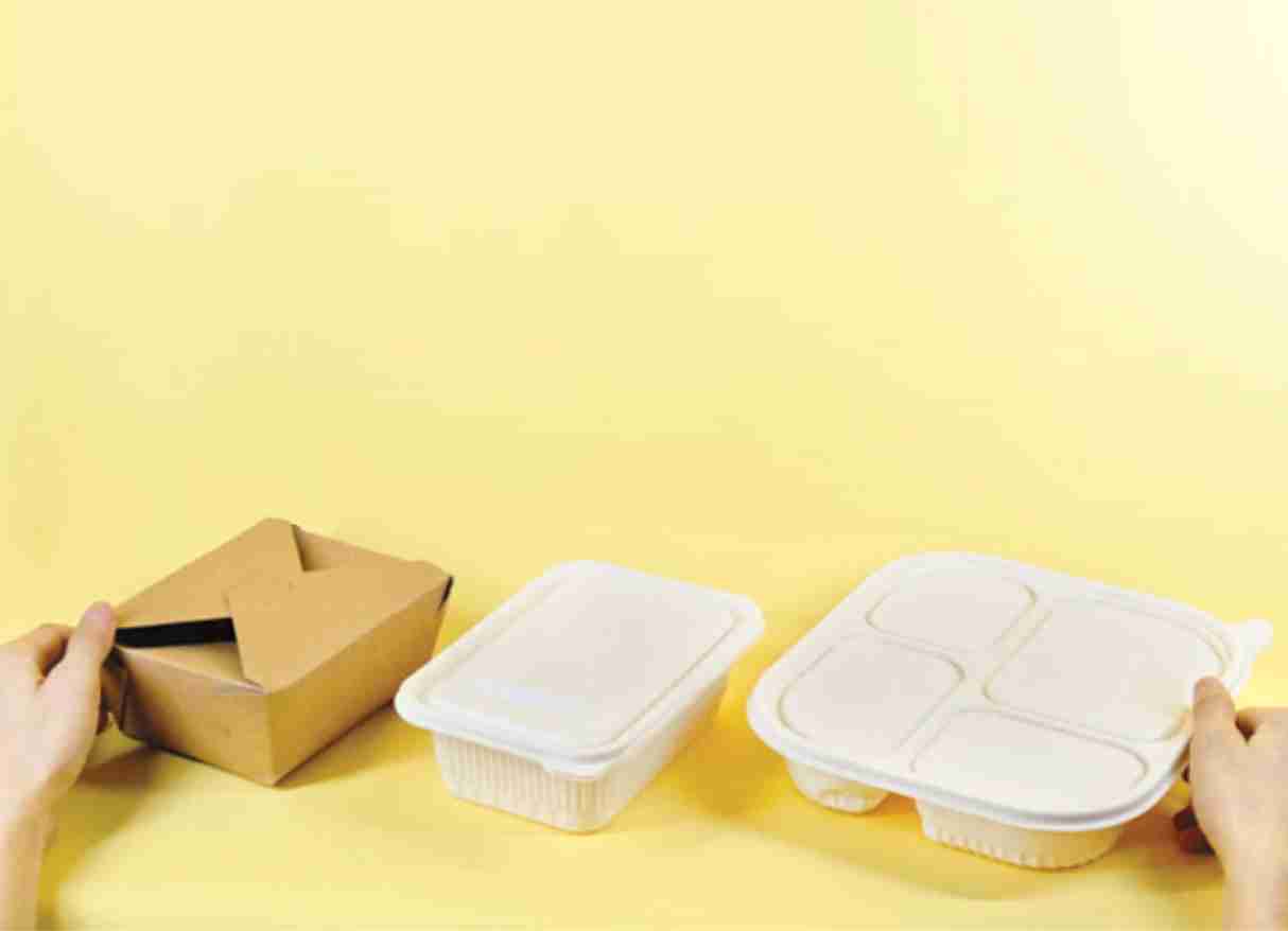 Di mana Anda harus cetak packaging makanan? Jika Anda adalah pelaku industri, pertanyaan tersebut pasti pernah terlintas, bukan? Dalam industri makanan, kemasan tidak hanya berfungsi 