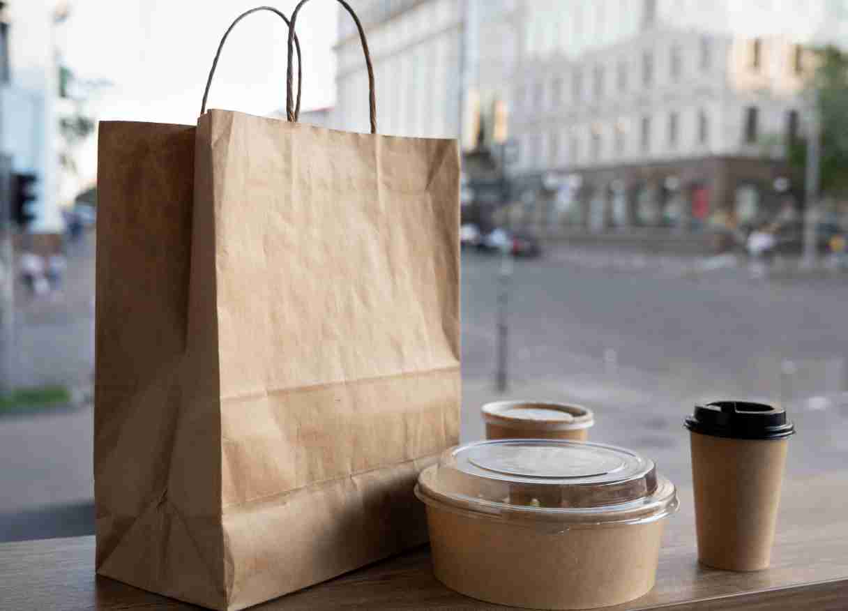 Di kota besar seperti Jakarta, kebutuhan akan jasa cetak kemasan kertas Jakarta terus meningkat seiring pertumbuhan industri UMKM, startup kuliner, serta berbagai produk kreatif lainnya