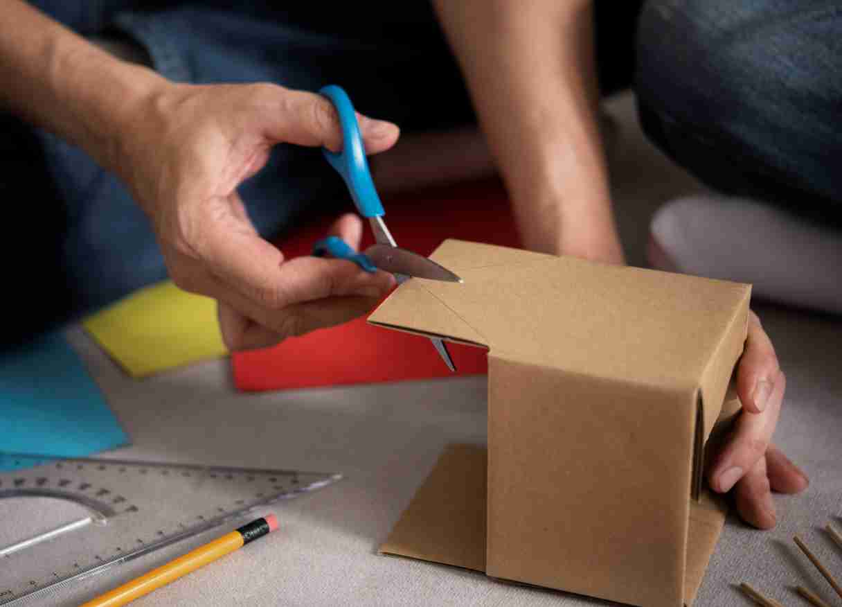 Salah satu pilihan populer adalah cetak box Bandung yang menawarkan beragam jenis kemasan eksklusif sesuai kebutuhan usaha