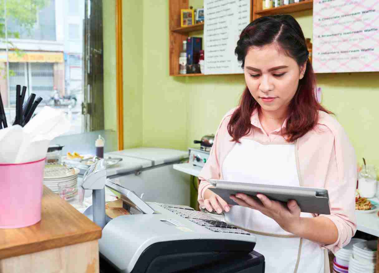 Bagi Anda yang tinggal atau memiliki usaha di kawasan Bandung, khususnya di sekitar Situ Aksan, layanan cetak brosur Situ Aksan bisa menjadi solusi tepat untuk kebutuhan promosi Anda