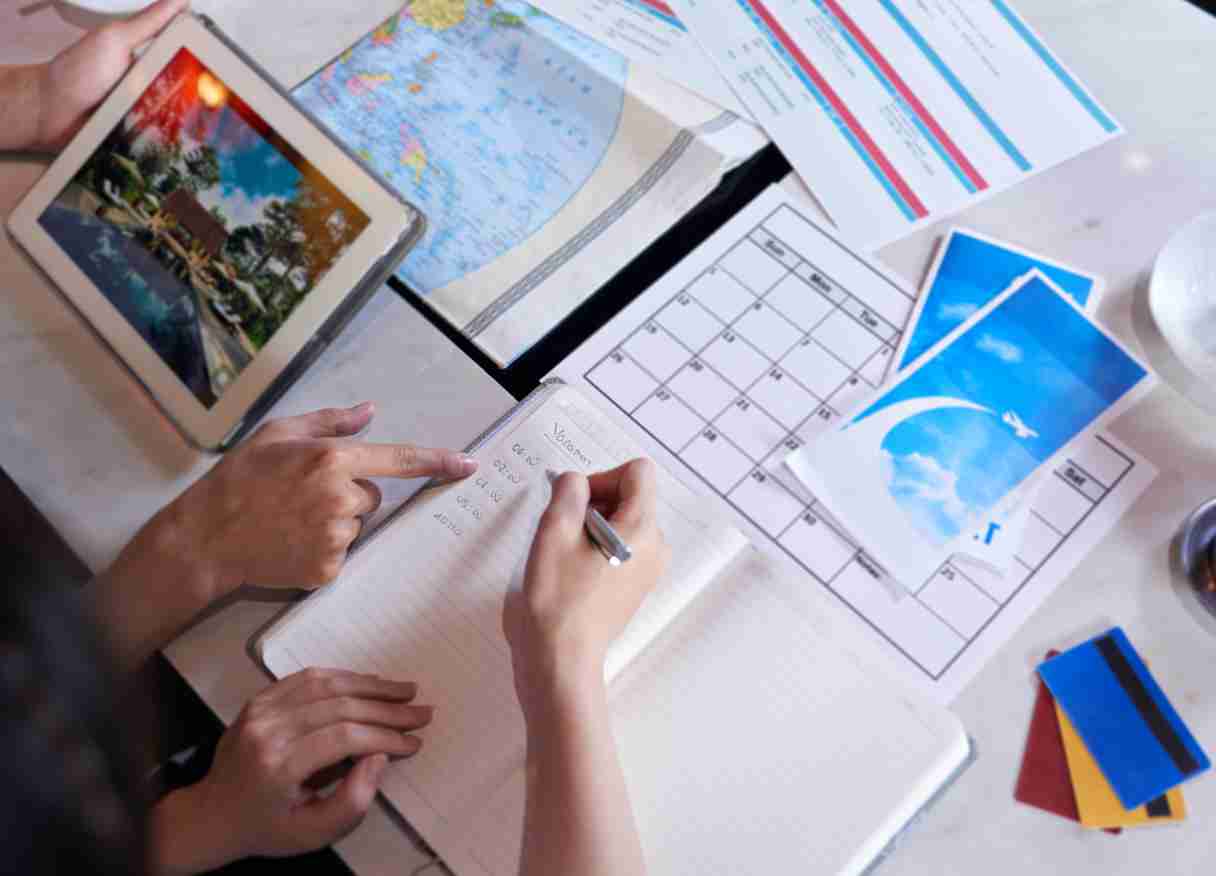 Hal ini membuat permintaan cetak kalender di Bandung semakin tinggi, terutama menjelang akhir tahun. Bandung sebagai kota kreatif dan pusat percetakan terbesar di Jawa Barat menawarkan banyak pilihan layanan cetak kalender dengan desain menarik, kualitas terbaik