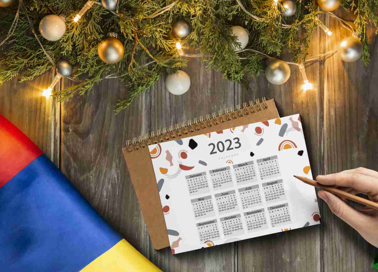 Tak heran jika banyak perusahaan, instansi, hingga pelaku UMKM memanfaatkan kalender meja sebagai media promosi yang efektif. Jika Anda sedang mencari layanan cetak kalender meja Bandung