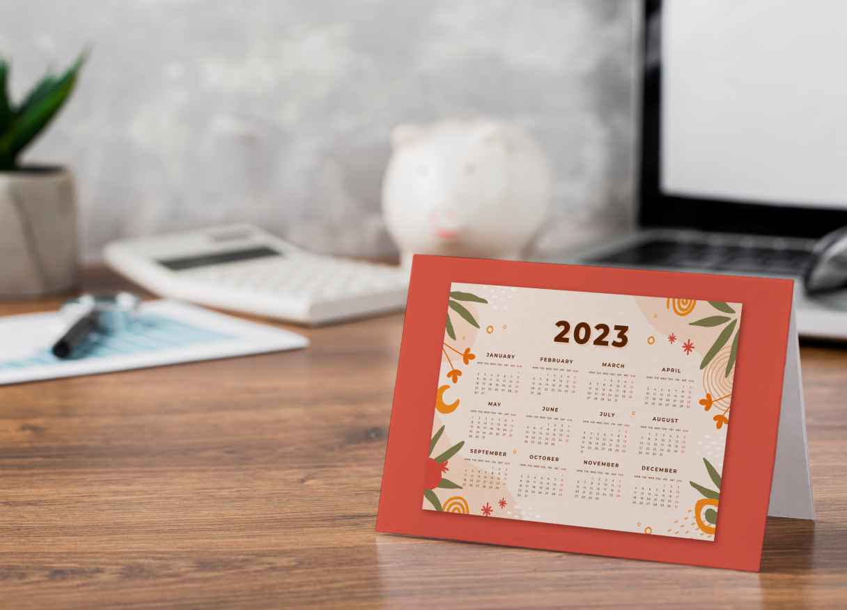 Dengan desain yang menarik dan informasi yang tepat, kalender meja dapat menjadi media branding yang digunakan setiap hari. Bagi Anda yang sedang mencari layanan cetak kalender meja Bandung, memilih percetakan yang tepat